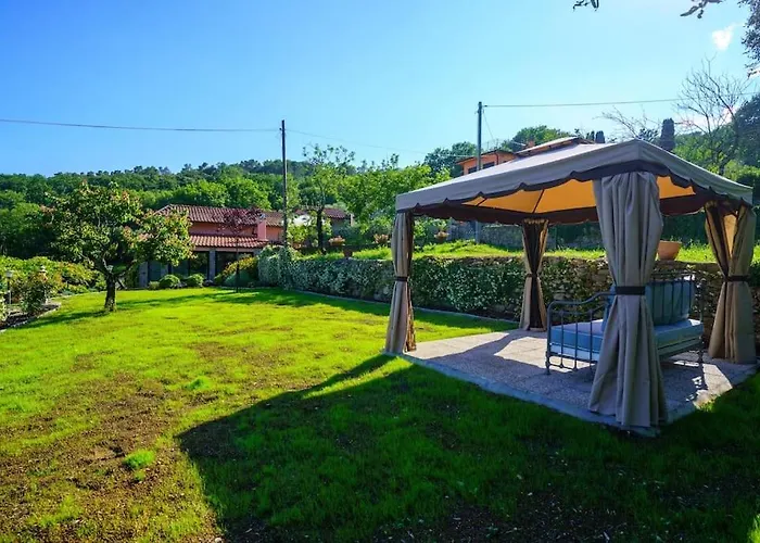 I Brichi, Un Paradiso Immerso Nella Natura. Ameglia
